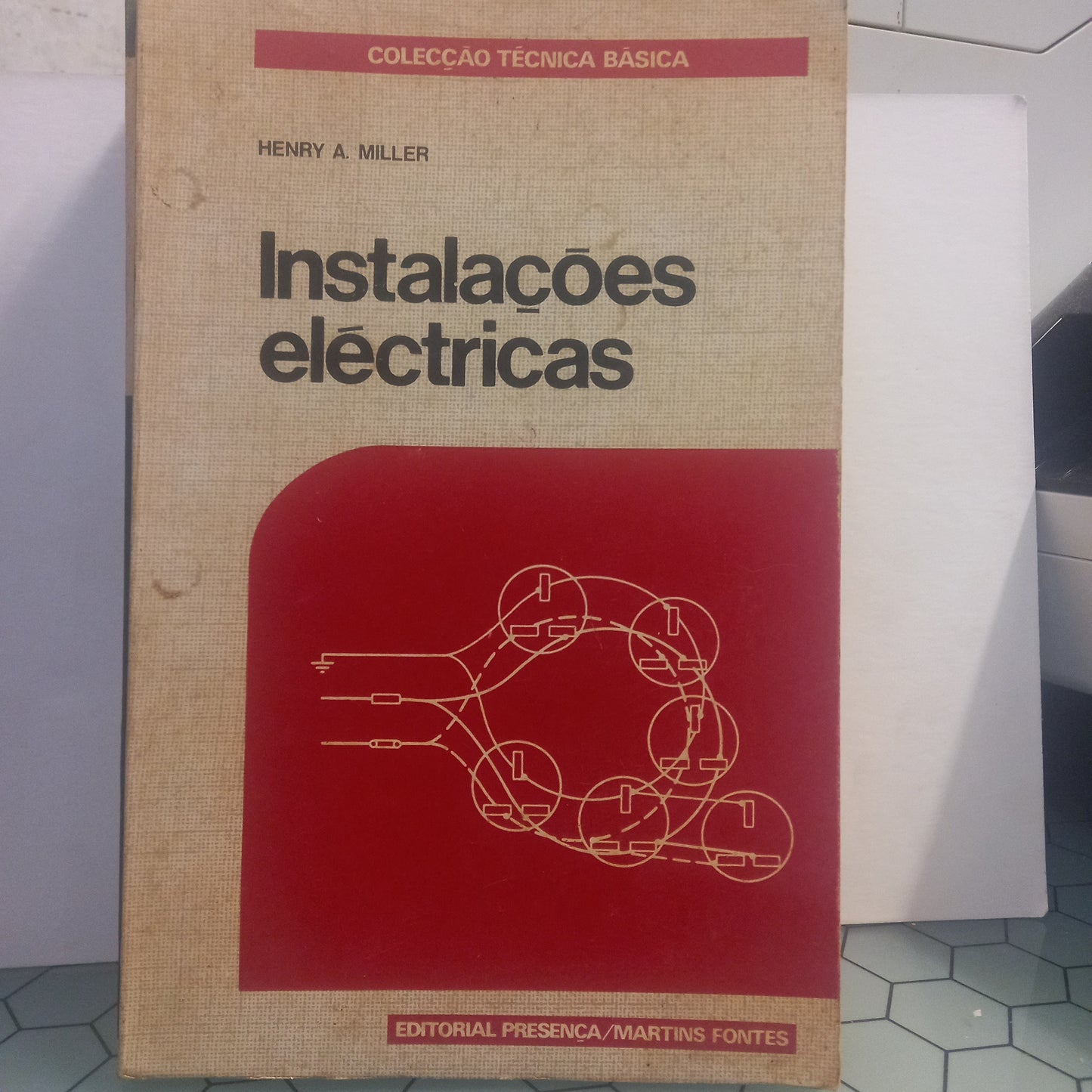 Instalações Eléctricas (Usado)