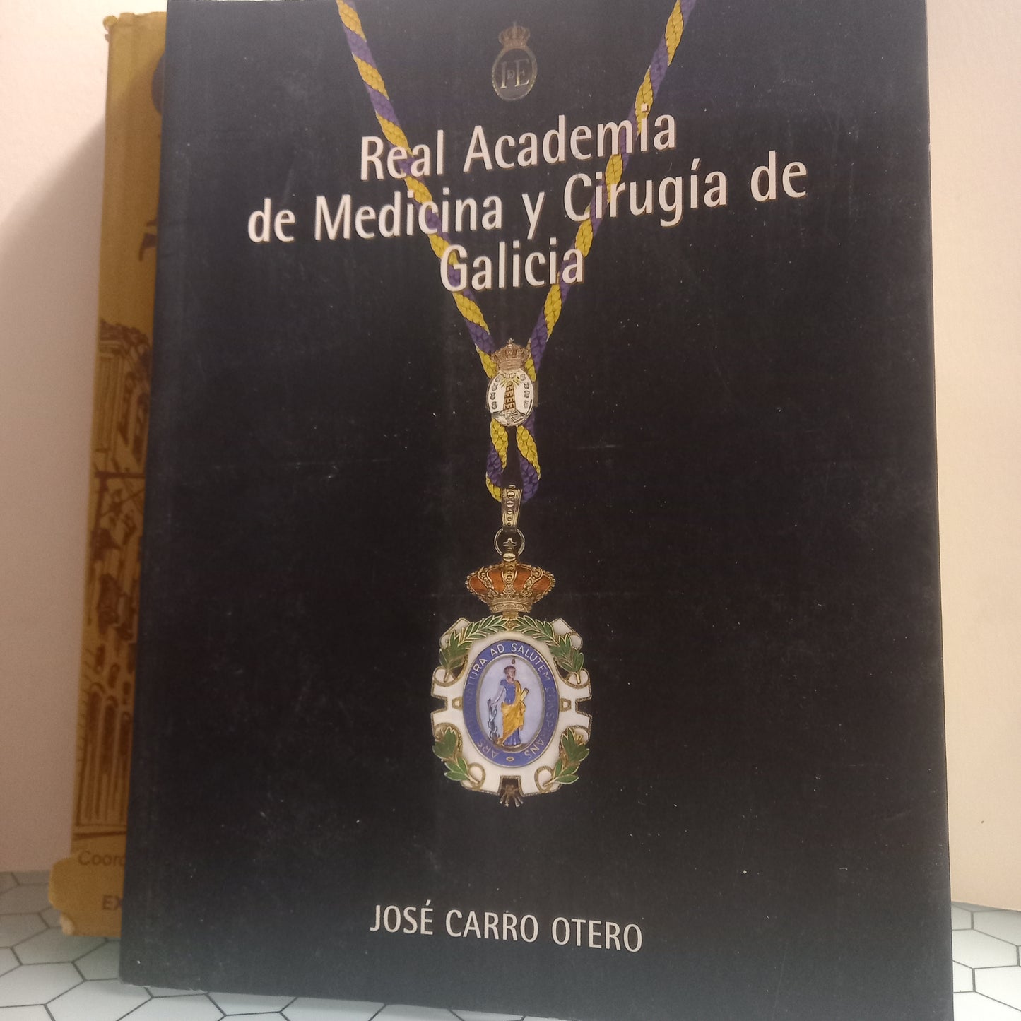 Real Academia de Medicina y Cirurgia de Galicia (Bom Estado)