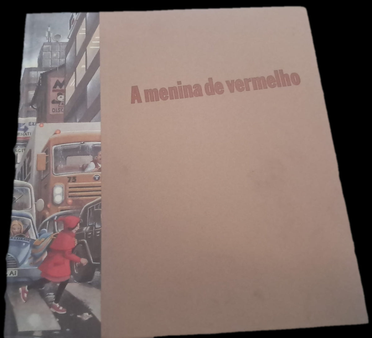 A Menina de Vermelho (Muito Bom Estado)