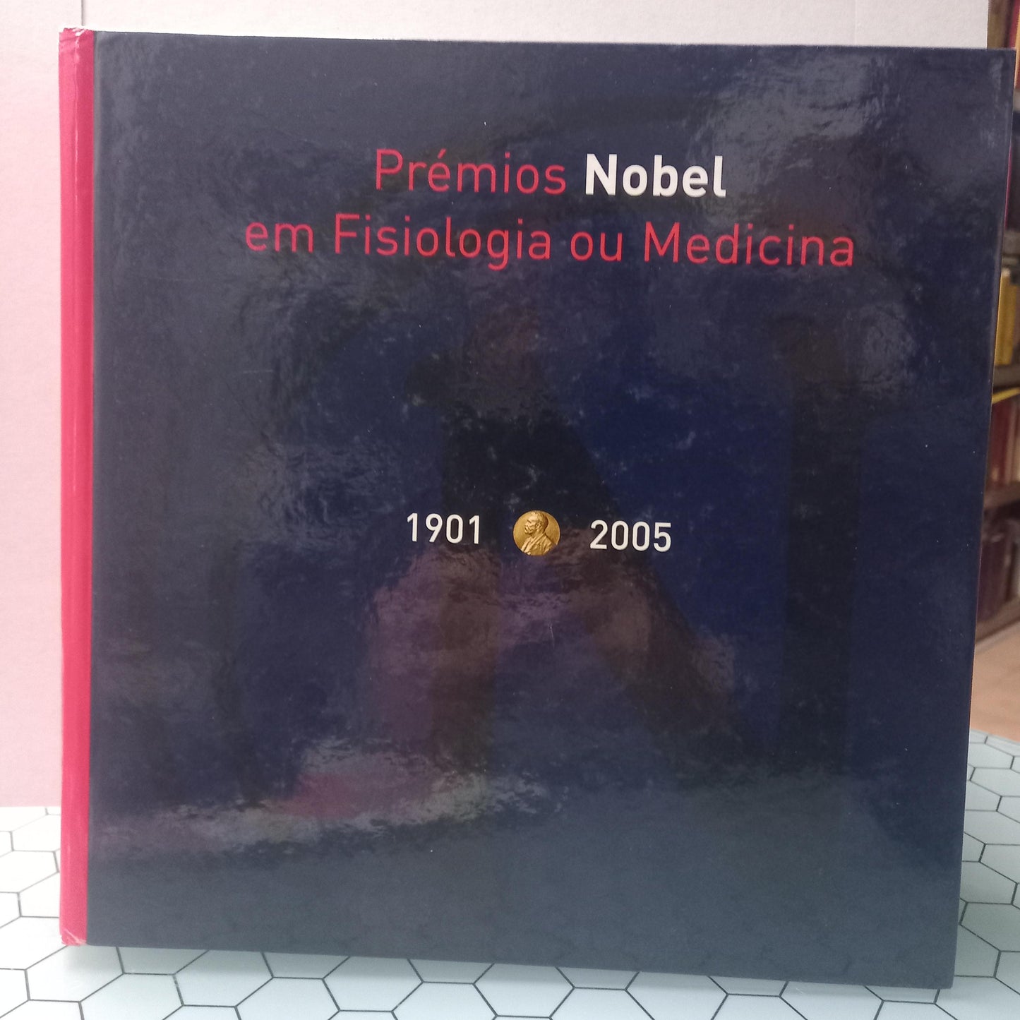 Prémios Nobel em Fisiologia ou Medicina 1901 a 2005 (Danificado)