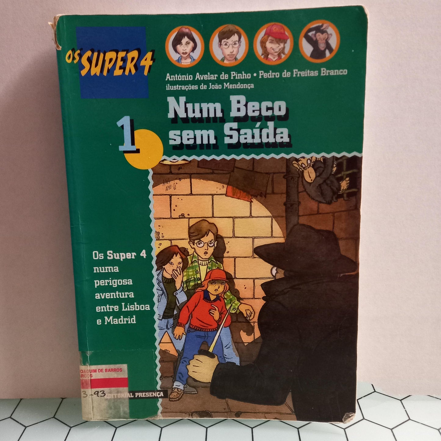 Num beco sem saida (Bom Estado)
