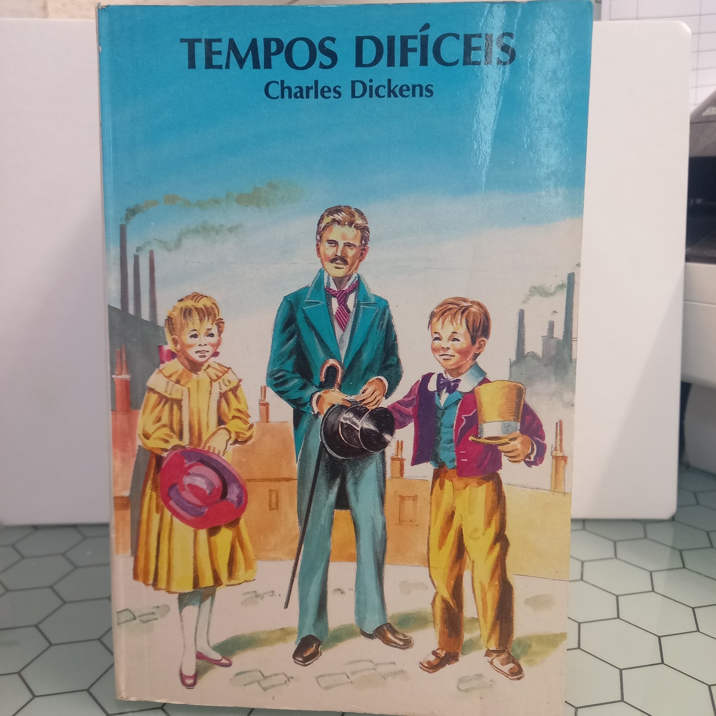 Tempos Difíceis (Bom Estado)