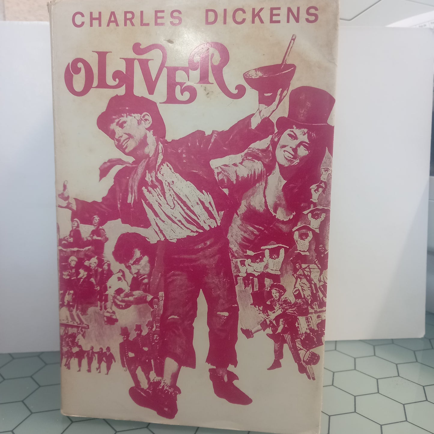 A Estranha História de Oliver Twist (Usado)