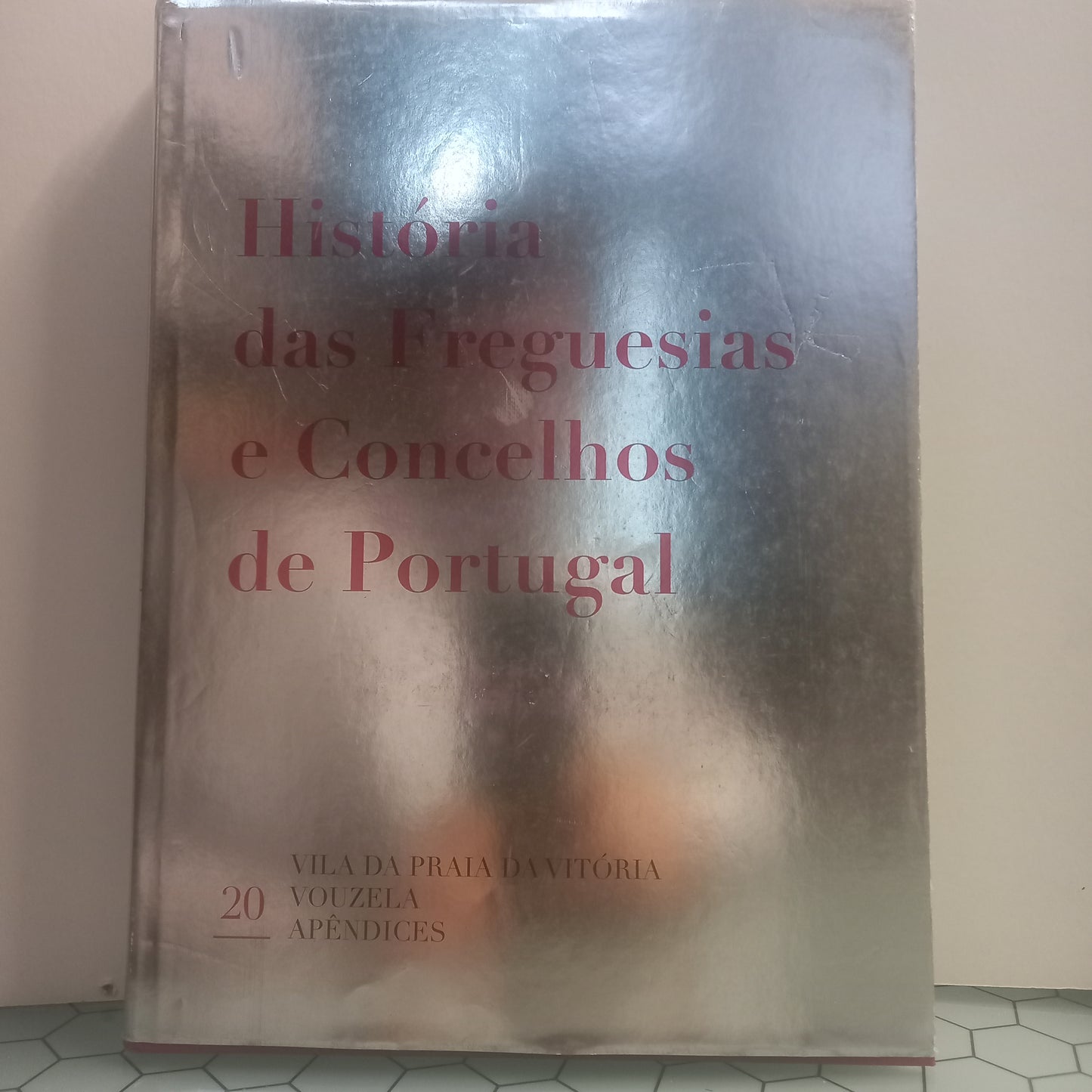 História das Freguesias e Concelhos de Portugal (Vila da Praia da Vitoria, Vouzela e Apendices) (Como Novo)