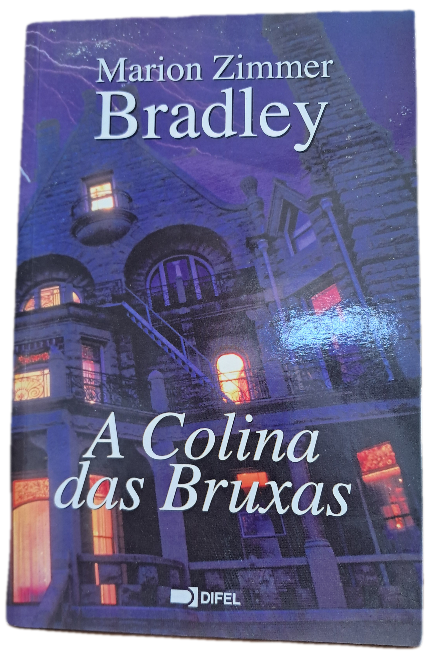 A Colina das Bruxas (Bom Estado)