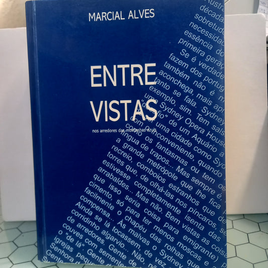 Entre Vistas Nos Arredores das Montanhas Azuis (Bom Estado)